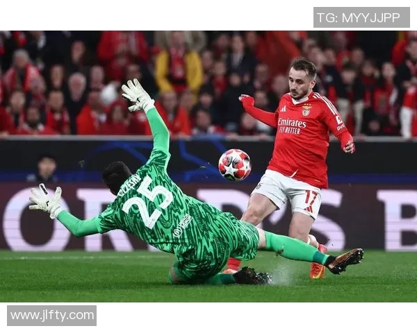 京多安关键点球助力巴萨逆转胜利展现球队韧性与斗志