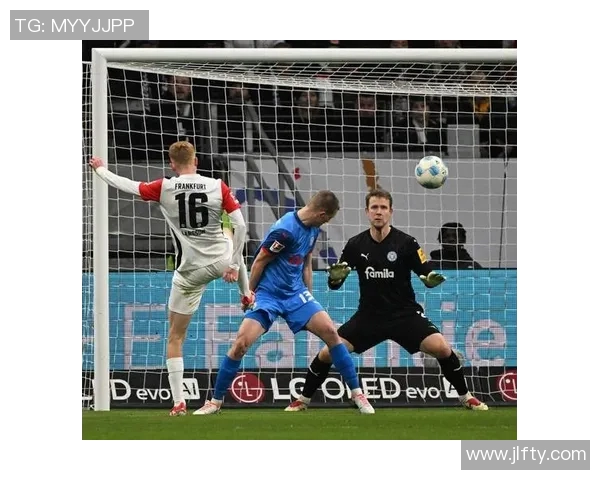 德甲球迷:致力保护俱乐部,抗议商业利益干涉足球家园 德甲球迷:致力保护俱乐部,抗议商业利益干涉足球家园