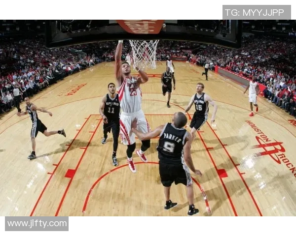 卡尔斯鲁厄主场告捷，击败科隆迎来胜利时刻