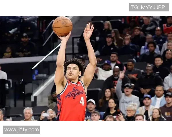 快船队主教练:球队防守端需加强,才能在季后赛中有所作为 快船队主教练:球队防守端需加强,才能在季后赛中有所作为