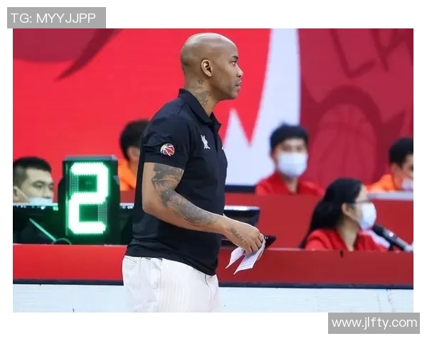 马布里因伤退出比赛,球队战绩受影响 马布里因伤退出比赛,球队战绩受影响